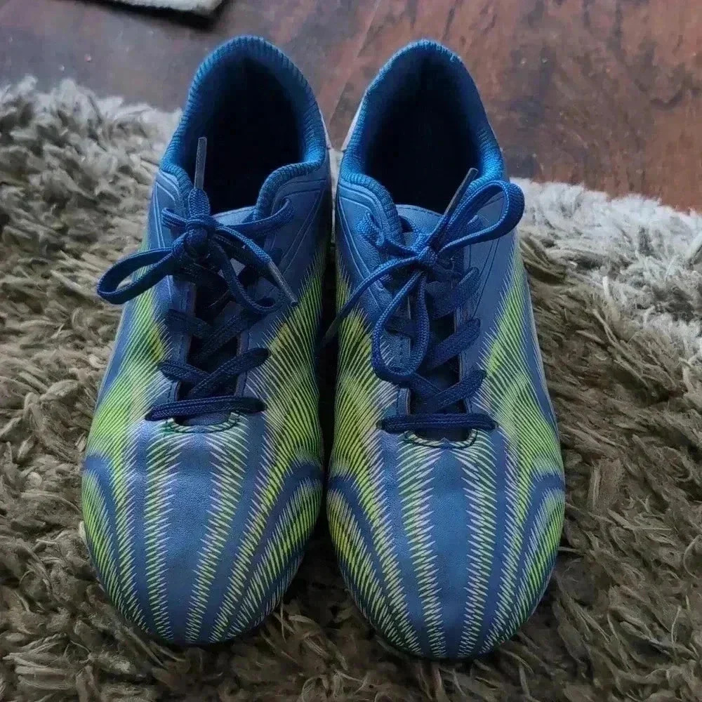 Athletic outdoor soccer cleats size 3.5 Boys